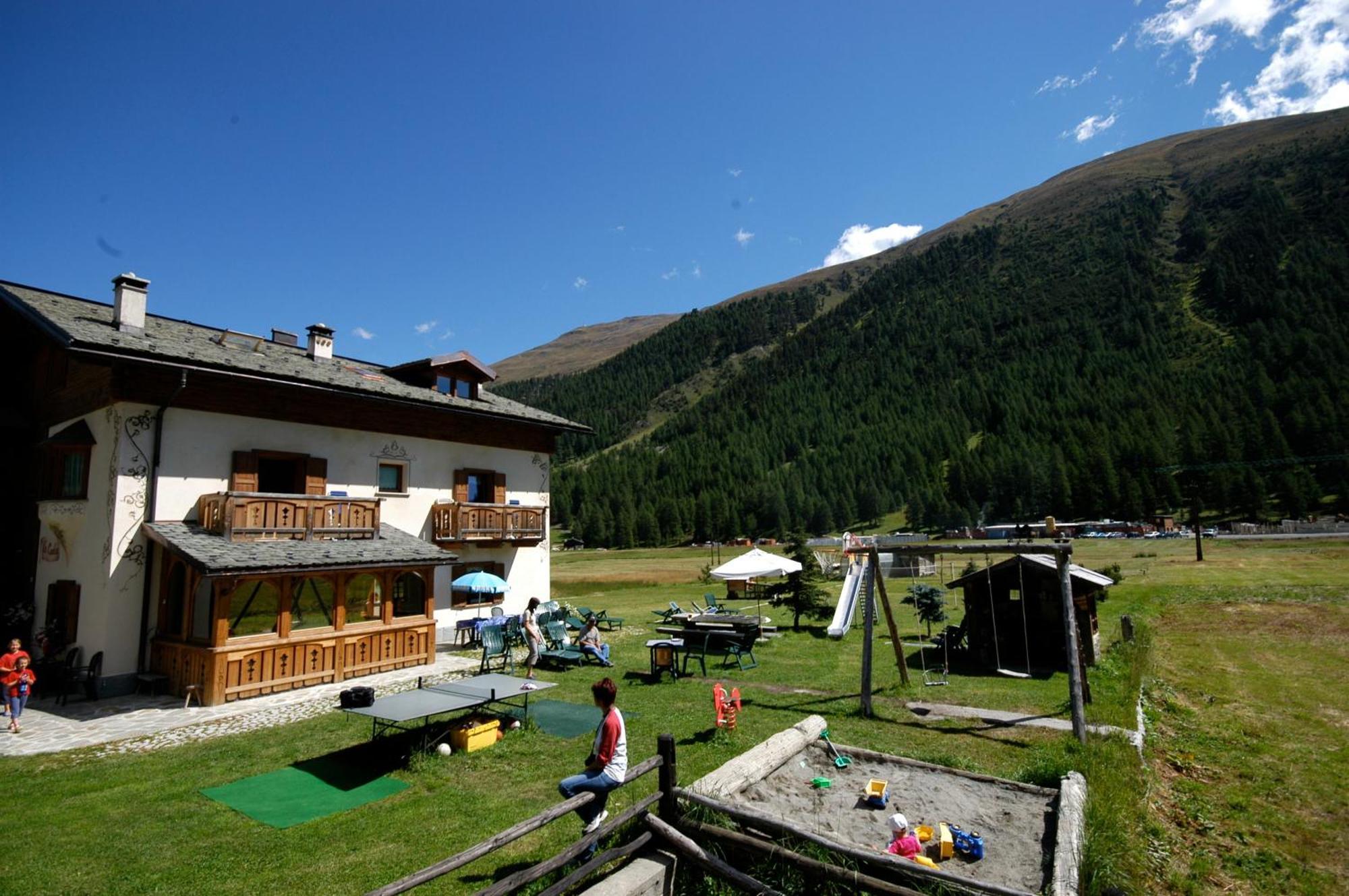 Art Apartments Casa Lapis Livigno Kültér fotó