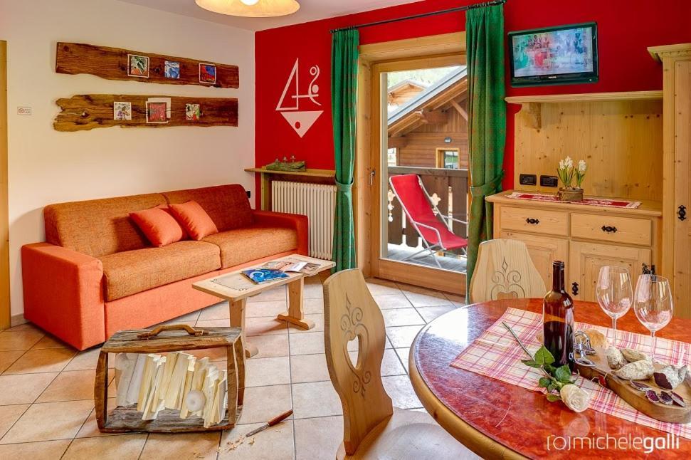 Art Apartments Casa Lapis Livigno Szoba fotó